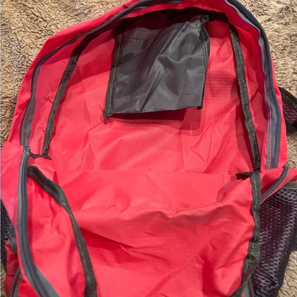 Hot pink Backpack - Picture 2 of 4